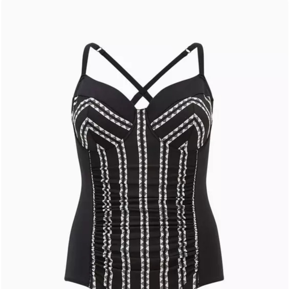Black & White Geo Stripe Underwire One-Piece Swimsuit